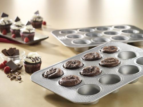 USA Pan 1200MFLD-ST Bakeware Nonstick Cupcake and Muffin Pan with LId