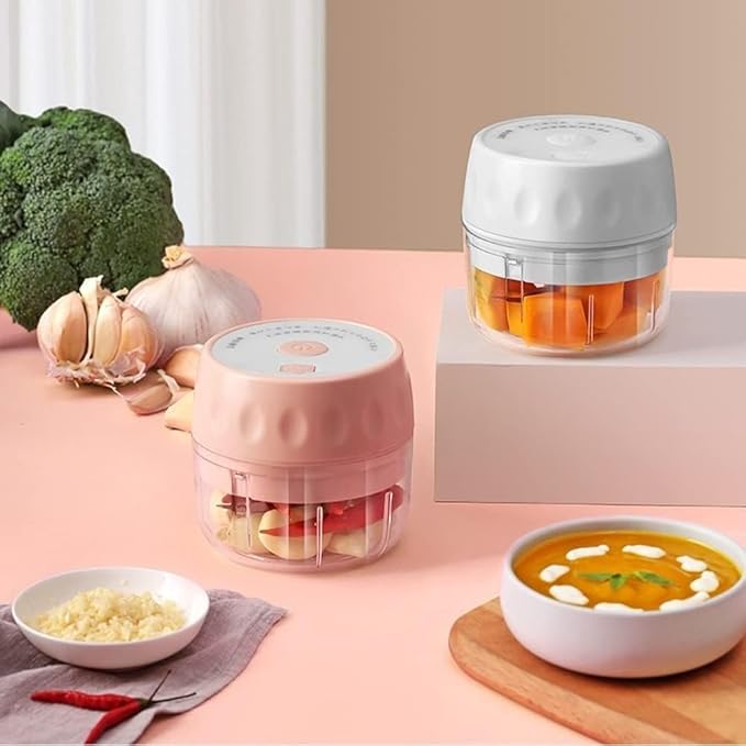 Mini Portable Electric Chopper for Garlic Onion, 100ML Electric Garlic Chopper Food Chopper, USB Rechargeable Vegetable Chopper Garlic Mincer Small Food Processor for Veggie Meat (Gray : Pink)
