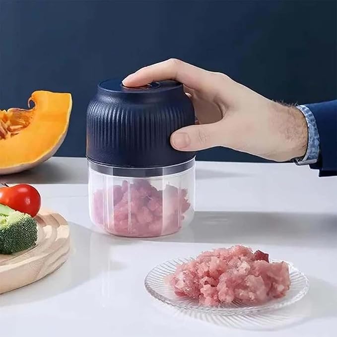 Household Electric Garlic Crusher, Electric Garlic Chopper, Mini Portable Veggie Chopper with 4/6 Stainless Steel Blades, Wireless Rechargeable Food Cutter for Garlic, Onion, Chili (Purple,250ML)