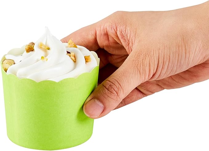 Restaurantware Baking Cups 200 Pack of 6 oz Paper Cupcake Liners Greaseproof Scalloped Oven-Safe Elegant Dessert Muffin Cups Disposable for Parties