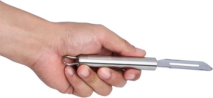 Restaurantware Stainless Steel Straight Vegetable Peeler - German Standard - Double Edged Kitchen Peeler Dishwasher Safe, Sharp Blades - Potato Peeler for Potato, Apple, Cucumber