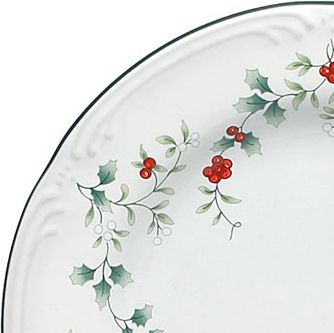 Pfaltzgraff Winterberry Salad Plates (8-Inch, Set Of 4), Green