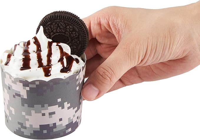 Restaurantware Baking Cups 200 Pack of 6 oz Paper Cupcake Liners Greaseproof Scalloped Oven-Safe Elegant Dessert Muffin Cups Disposable for Parties