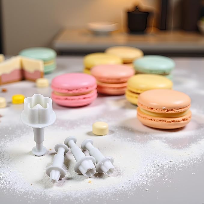 4Pcs White Flower Plunger Cookie Cutter DIY Blossom Flower Cake Fondant Mold Plastic Cake Decorating Tools Baking Accessories Cookie Cutters For Baking Plastic, Dessert and Candy Sculpting Tools