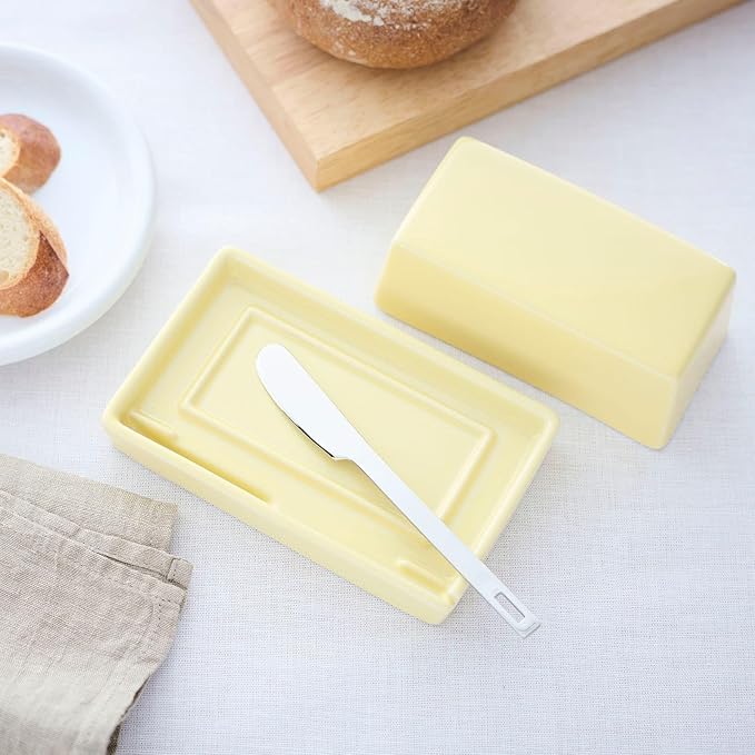 ZERO JAPAN Compact Butter Dish with Stainless Steel Knife, Trim-to-Fit Design for Countertop Use, Ceramic Butter Keeper Made in Japan, Fits Softened Butter Portions, Rich Glaze Finish, Banana