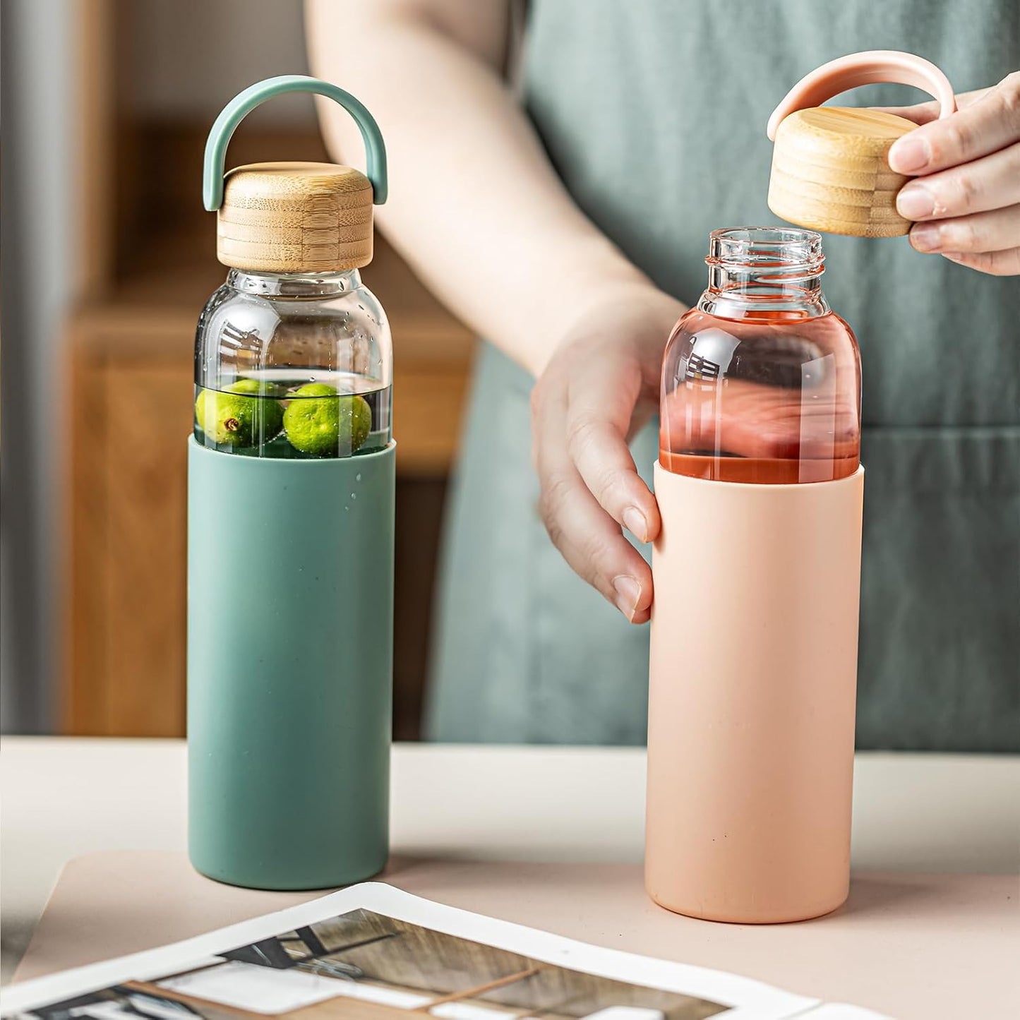 21oz Borosilicate Glass Water Bottles with Silicone Non-Slip Sleeve & Leak-Proof Lid-Reusable Drink Bottle for Office,Travel,Gym,Hiking-BPA Free,Ideal Gift for Home,Car &Fitness (Pink+Black+Green)