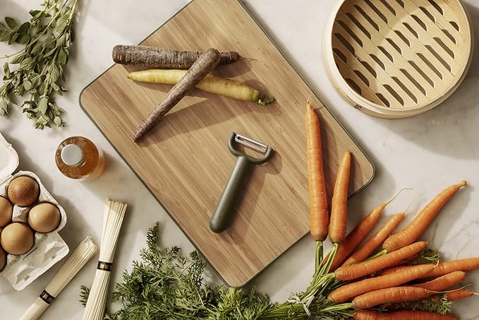 EVA SOLO | Green Tools peeler | Efficient peeler for making impressive vegetable or fruit ribbons or strips | Danish Design & Functionality | Green Tools Kitchen Gadgets & Accessories
