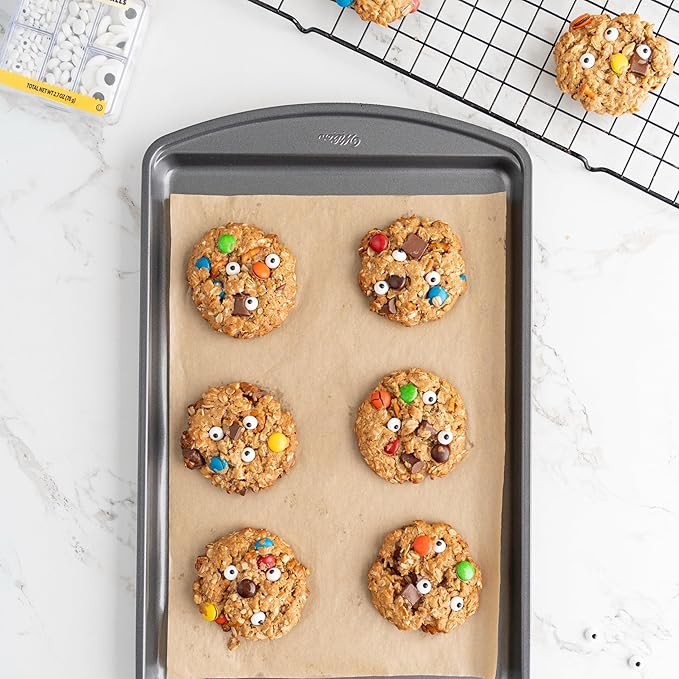 Wilton Gold Premium Non-Stick Warp-Resistant Bakeware, Made without PFAs, Medium Cookie Sheet, 15.25 x 10.25 in, Packaging May Vary